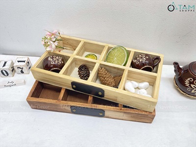 Khay gỗ chữ nhật chia 8 ngăn tag gỗ đen viết phấn [2 màu] KT 33x17x4cm KHAY-GO-04